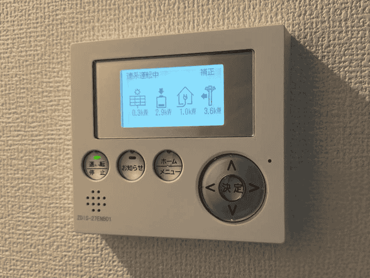佐賀県鳥栖市 K様邸の表示モニタ：発電0.3kW、充電2.9kW、消費1.0kW、買電3.6kW